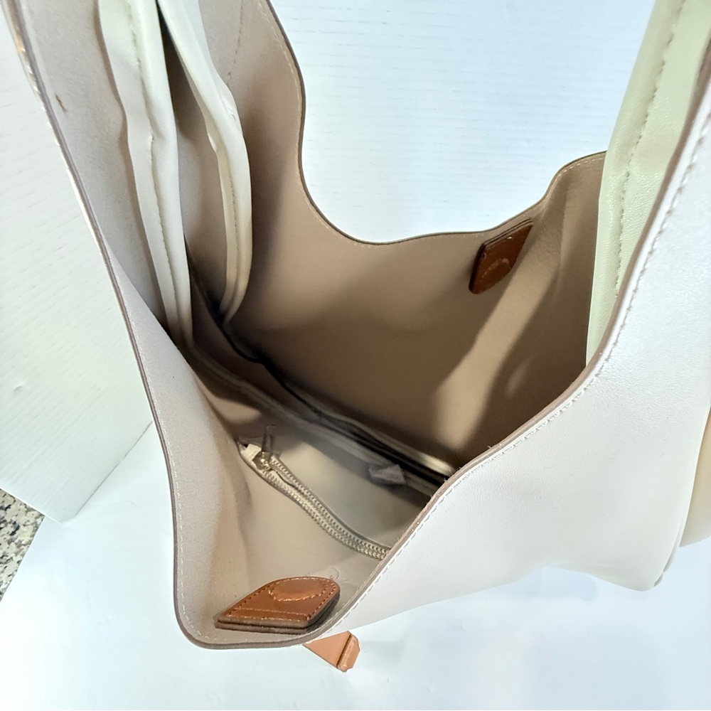 🆕 ✨ LouLu Luxe Creamy Pebble Shoulder Tote – Sleek & Sophisticated Carryall ✨ - Picture 4 of 16